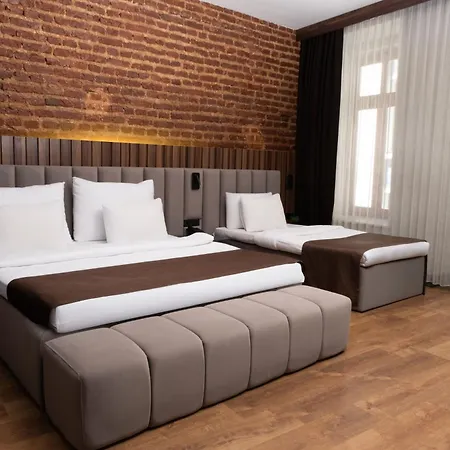 Karakoey Hotel 2*