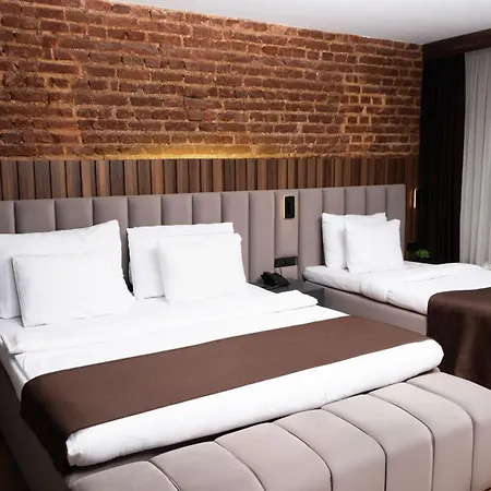 Karakoey Hotel 2*